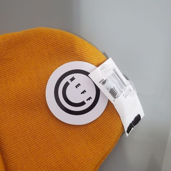 NWT UNISEX NEFF OSFA BEANIE GOLD - Picture 5 of 5
